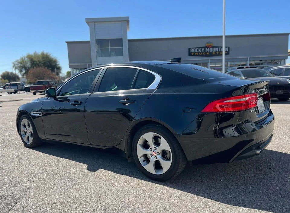 2018 Jaguar XE - Image 3 of 13