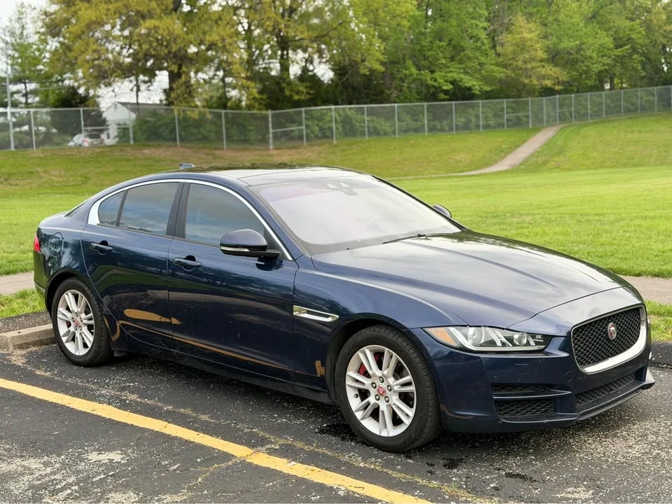 2018 Jaguar XE - Image 2 of 17