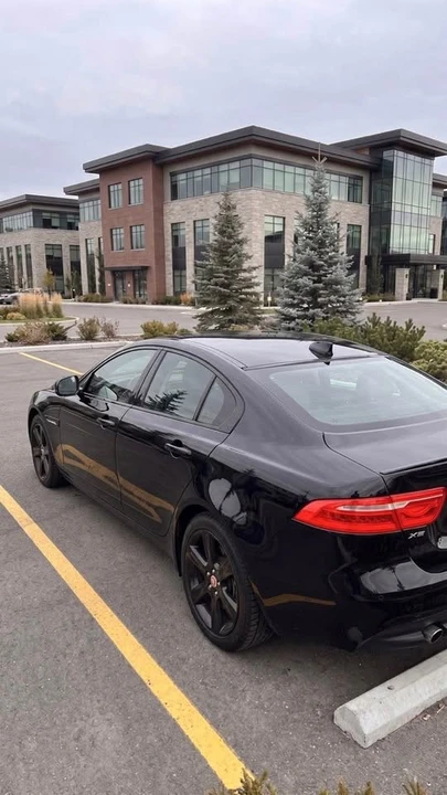 2018 Jaguar XE - Image 2 of 4