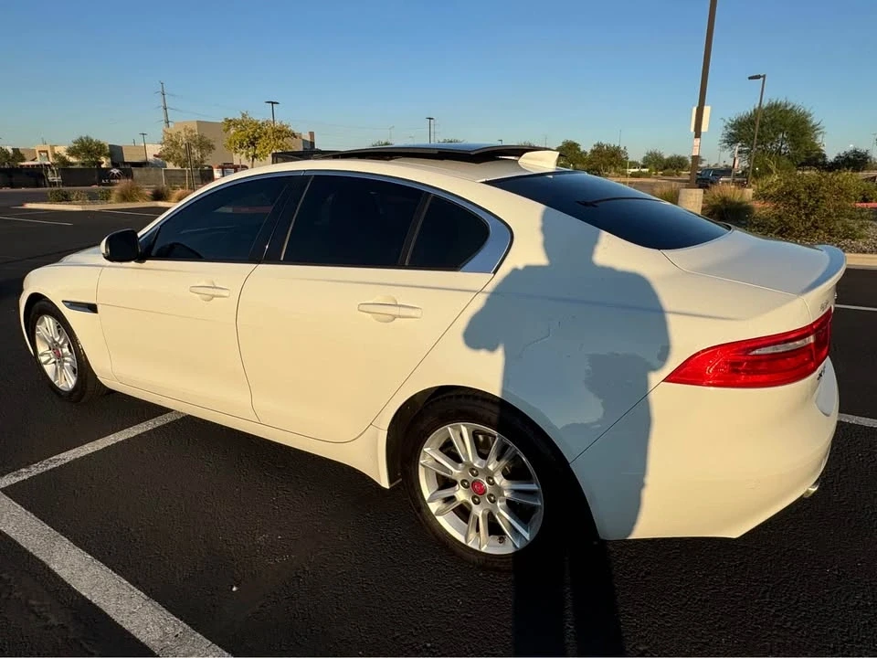 2018 Jaguar XE - Image 3 of 11