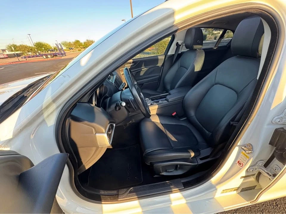2018 Jaguar XE - Image 5 of 11