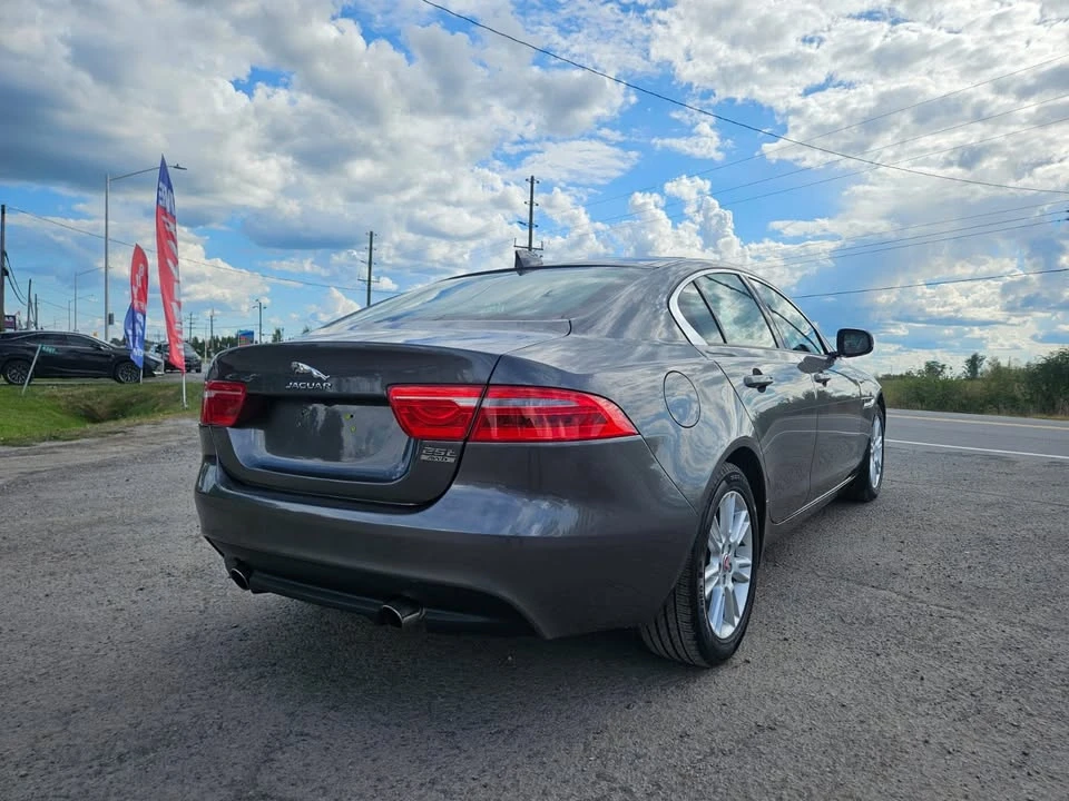2018 Jaguar XE - Image 3 of 13