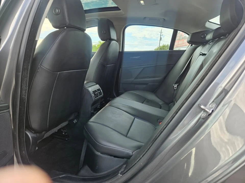 2018 Jaguar XE - Image 13 of 13