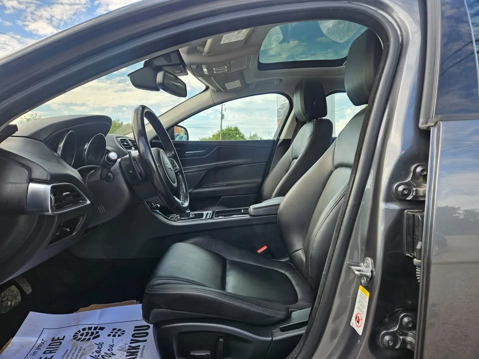 2018 Jaguar XE - Image 11 of 13