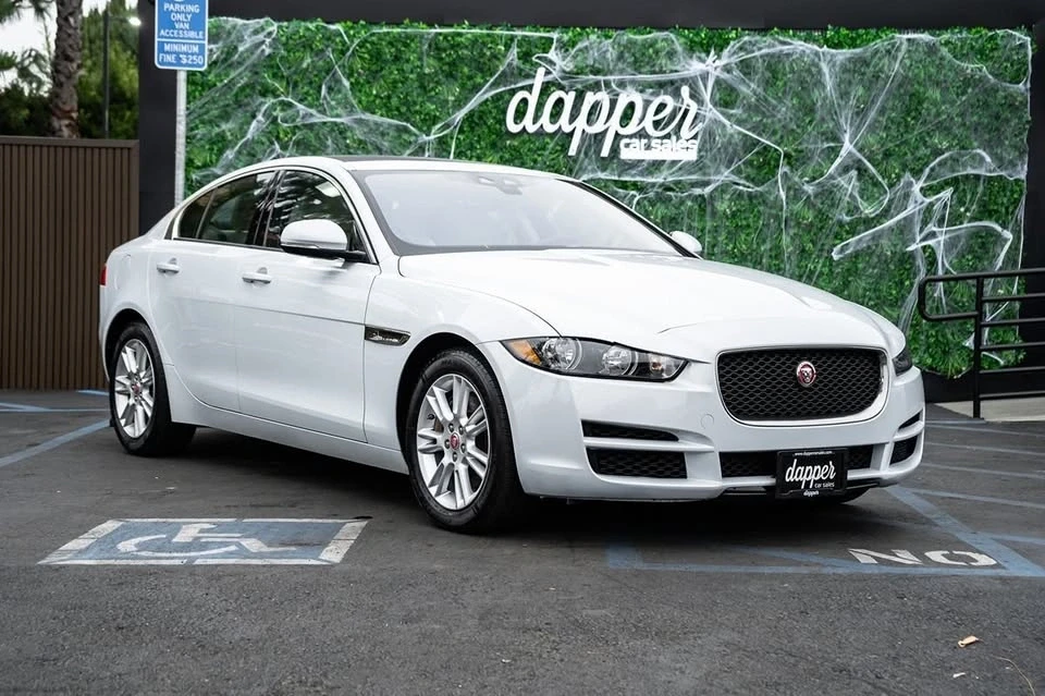 2018 Jaguar XE - Image 13 of 15