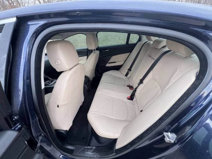 2018 Jaguar XE - Image 9 of 12