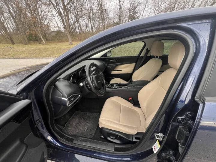 2018 Jaguar XE - Image 10 of 12