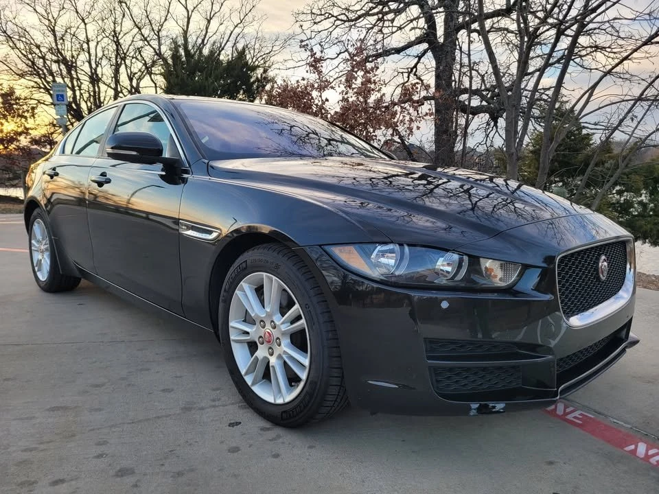 2018 Jaguar XE - Image 3 of 10