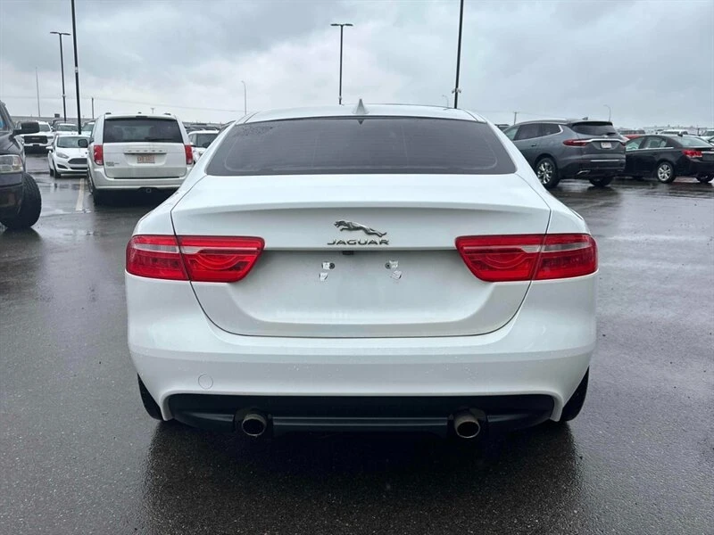 2018 Jaguar XE - Image 6 of 16