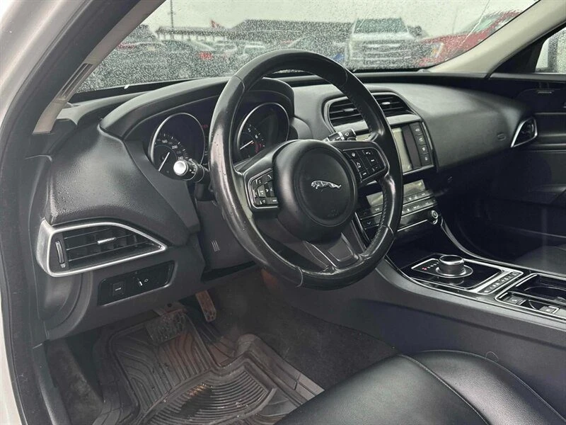 2018 Jaguar XE - Image 9 of 16