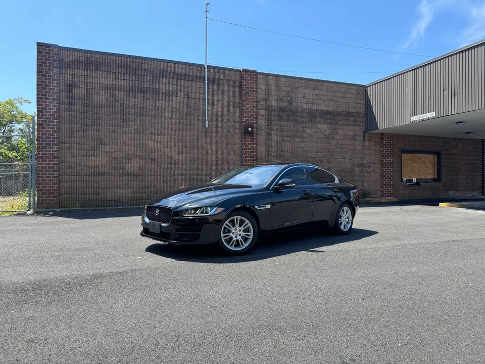 2018 Jaguar XE - Image 6 of 20