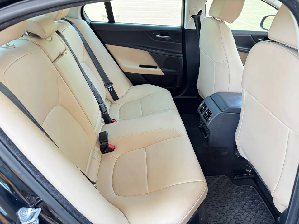 2018 Jaguar XE - Image 20 of 20