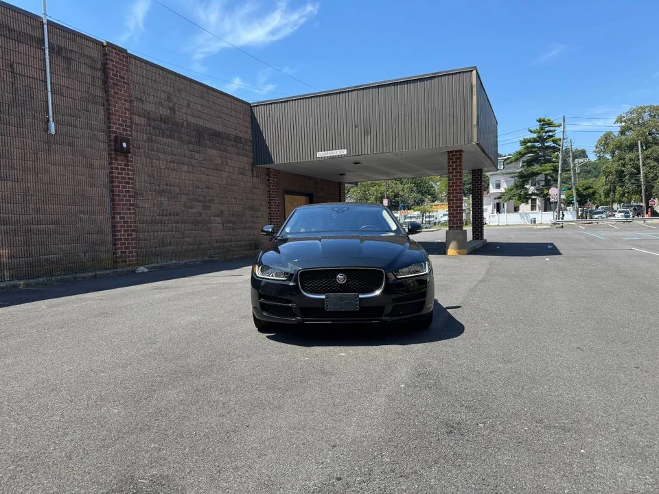 2018 Jaguar XE - Image 4 of 20