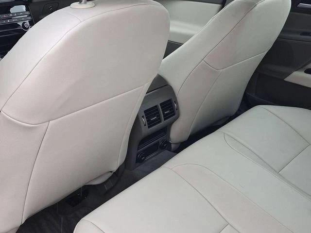 2018 Jaguar XE - Image 14 of 19