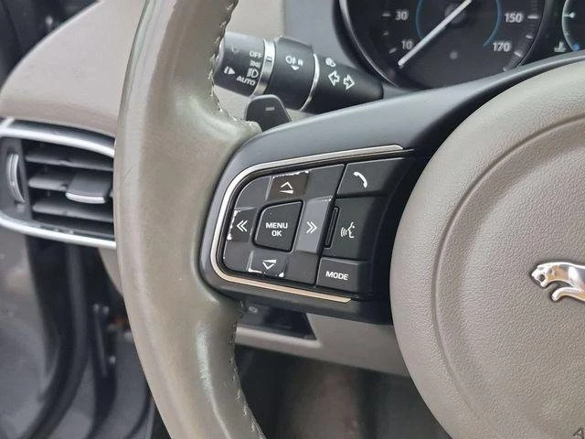 2018 Jaguar XE - Image 9 of 19