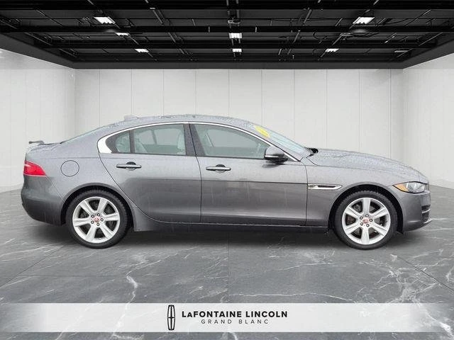 2018 Jaguar XE - Image 4 of 19