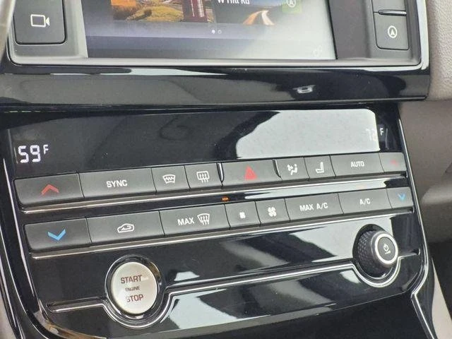 2018 Jaguar XE - Image 11 of 19