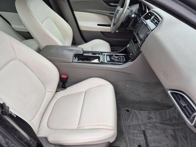 2018 Jaguar XE - Image 18 of 19