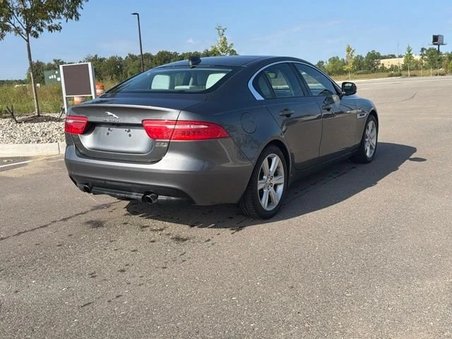 2018 Jaguar XE - Image 4 of 12