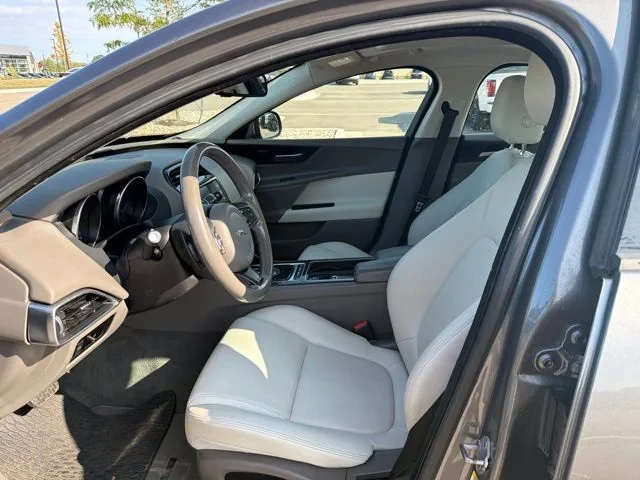 2018 Jaguar XE - Image 9 of 12