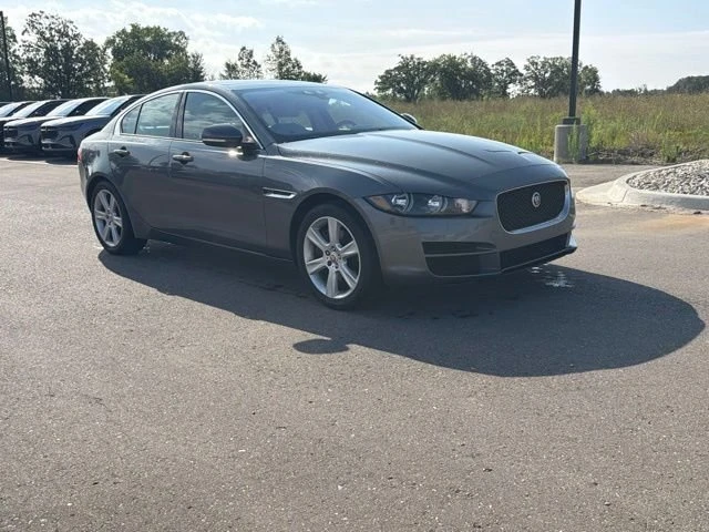2018 Jaguar XE - Image 6 of 12