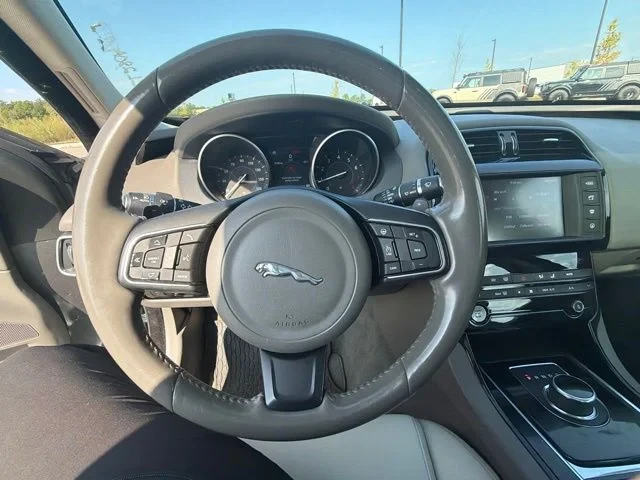 2018 Jaguar XE - Image 11 of 12