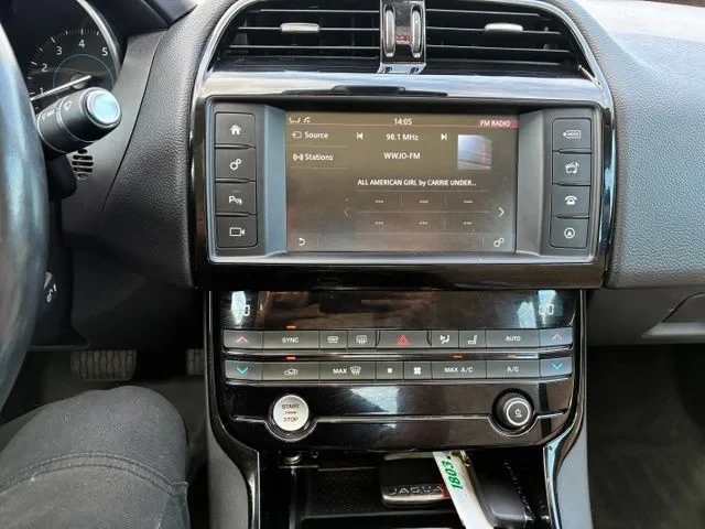 2018 Jaguar XE - Image 12 of 13