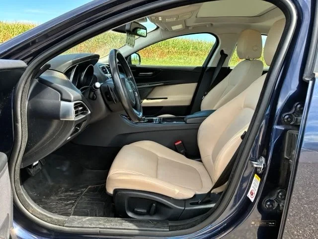 2018 Jaguar XE - Image 10 of 13
