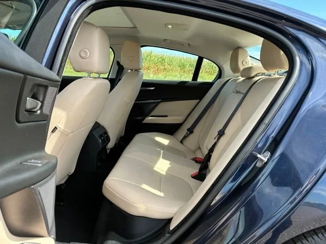 2018 Jaguar XE - Image 9 of 13
