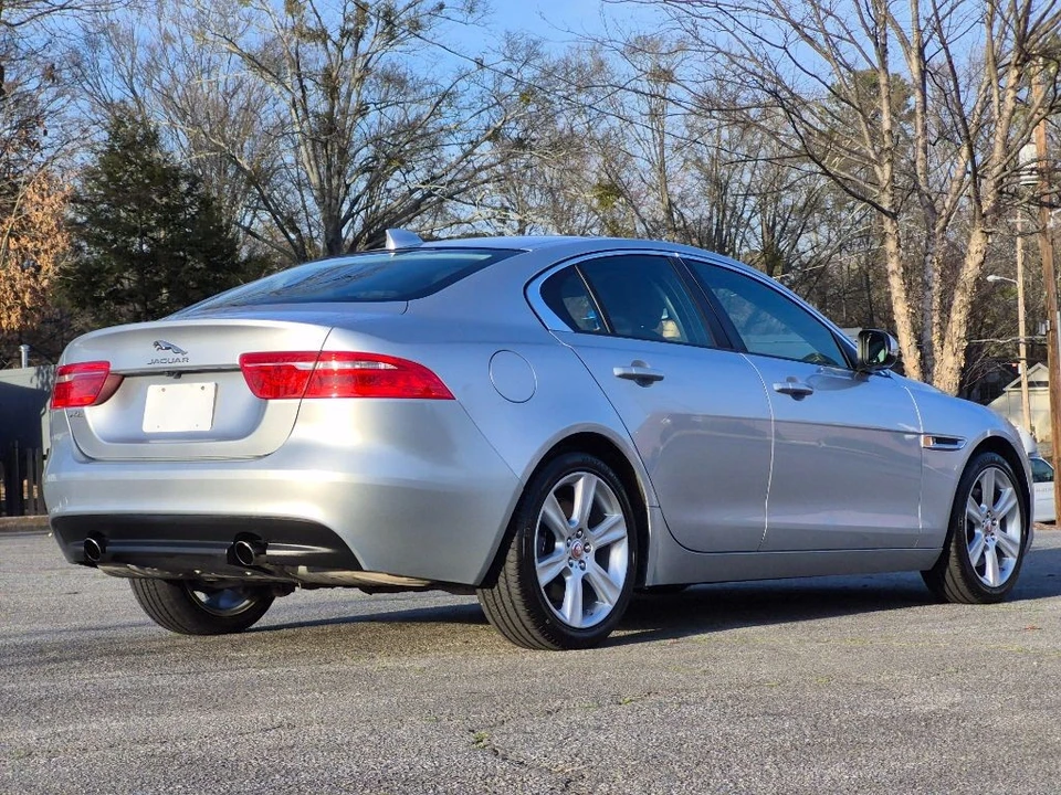 2018 Jaguar XE - Image 2 of 21