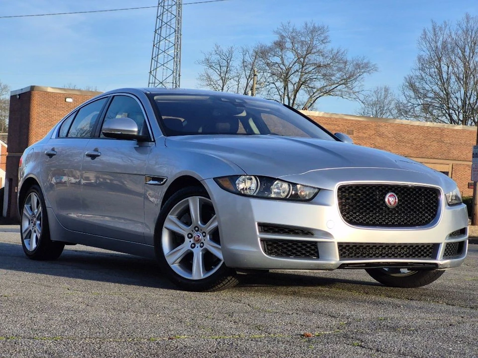 2018 Jaguar XE - Image 3 of 21