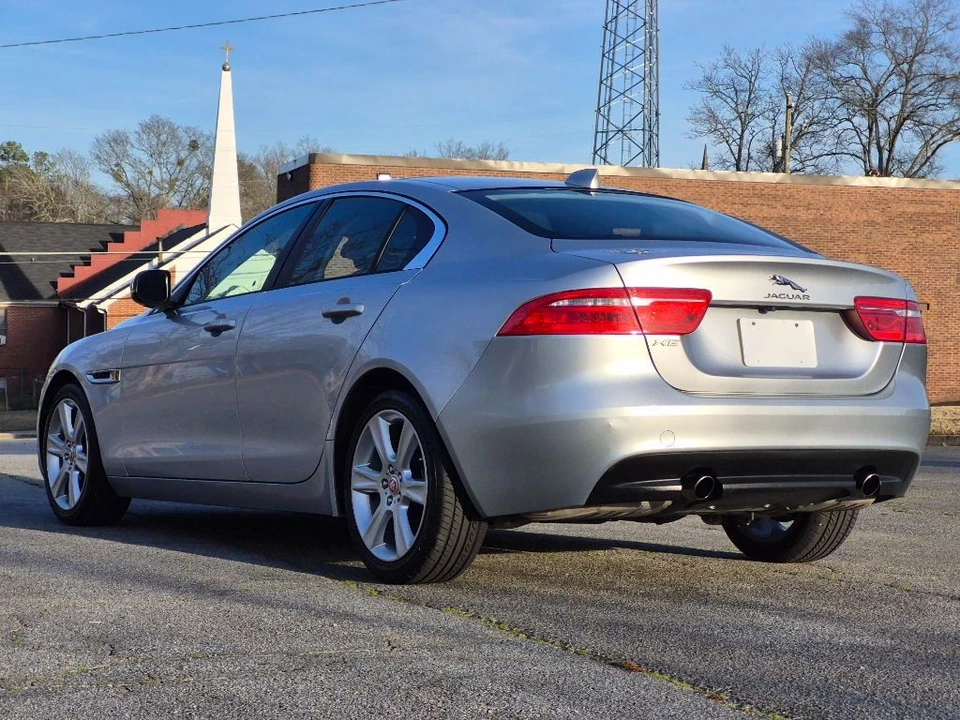 2018 Jaguar XE - Image 4 of 21