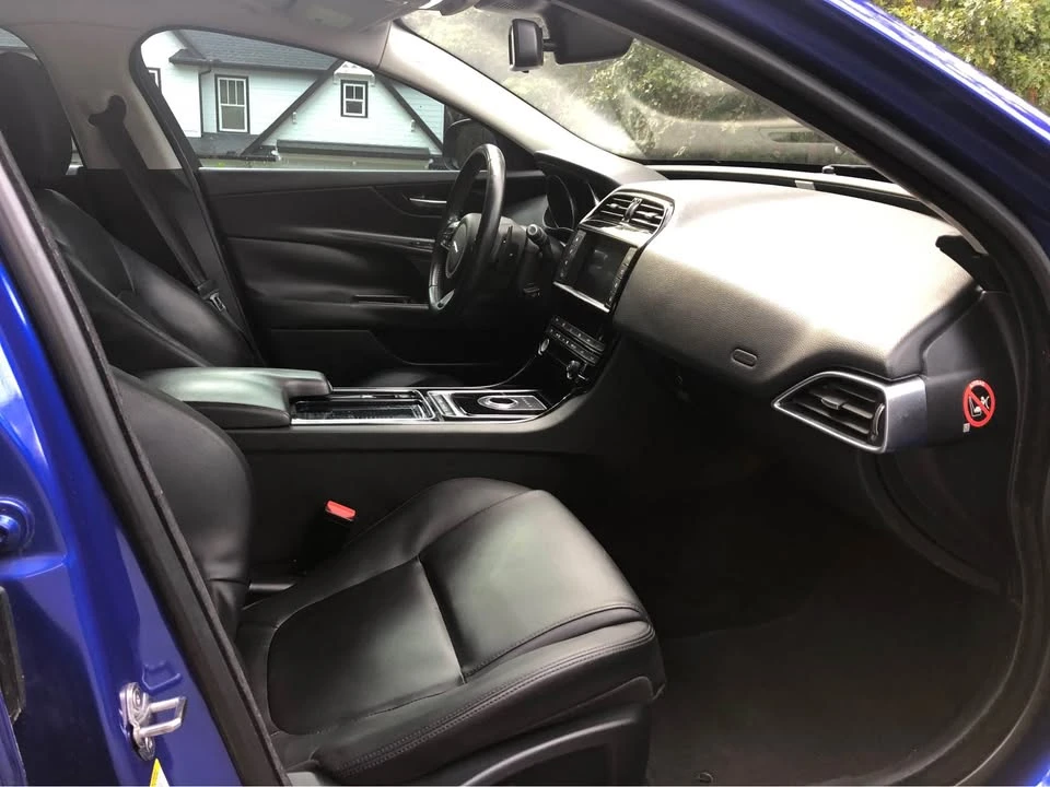 2018 Jaguar XE - Image 6 of 9