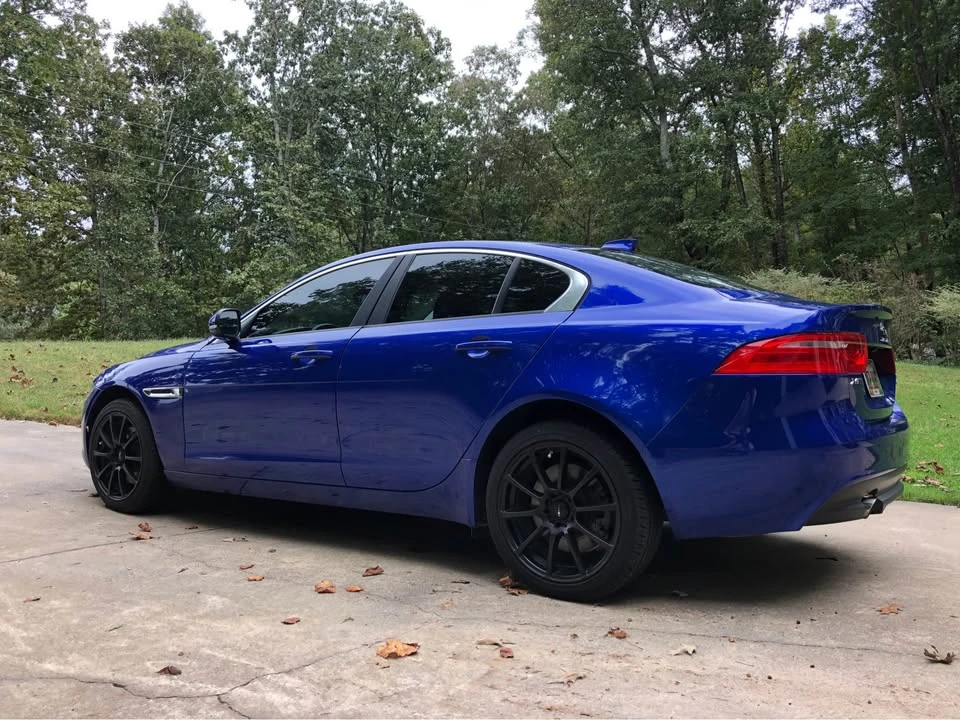 2018 Jaguar XE - Image 4 of 9
