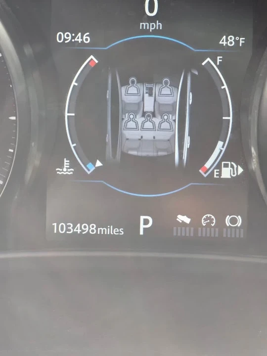 2018 Jaguar XE - Image 6 of 11
