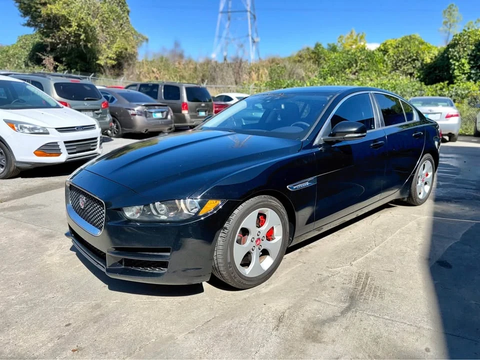 2018 Jaguar XE - Image 3 of 19