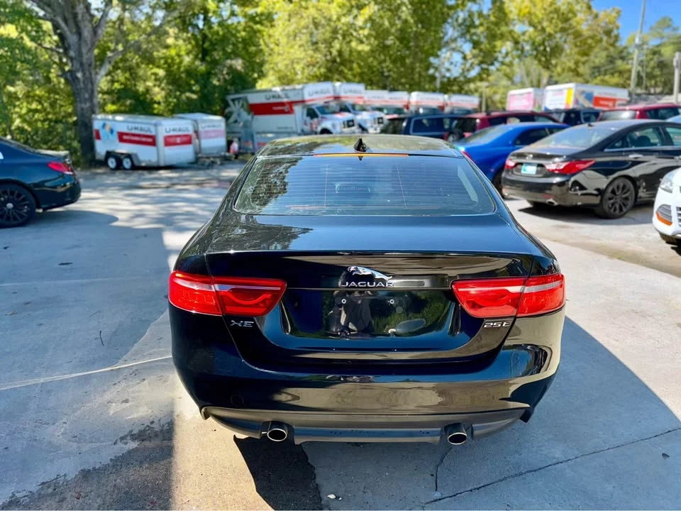 2018 Jaguar XE - Image 17 of 19