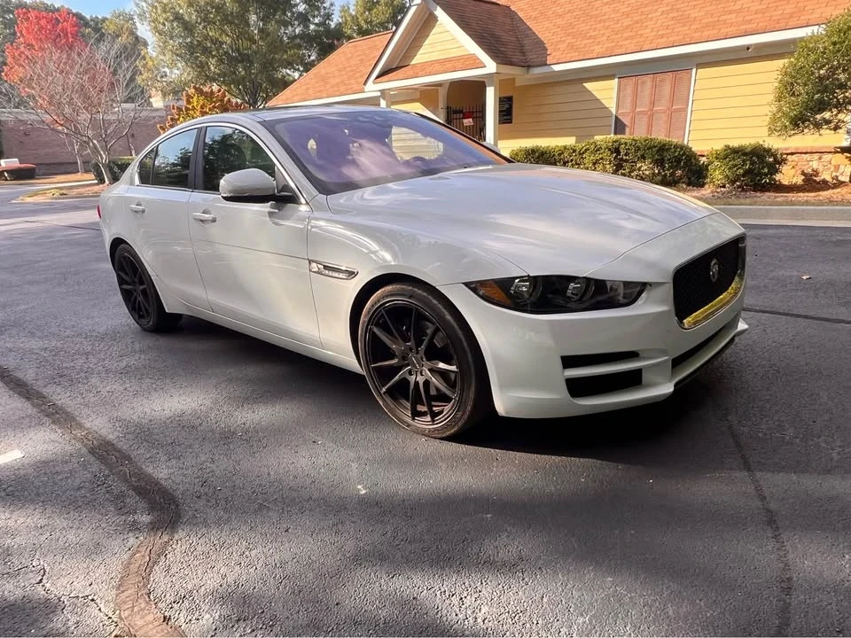 2018 Jaguar XE - Image 3 of 19