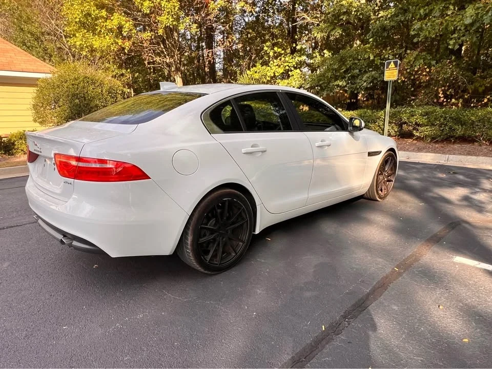 2018 Jaguar XE - Image 6 of 19