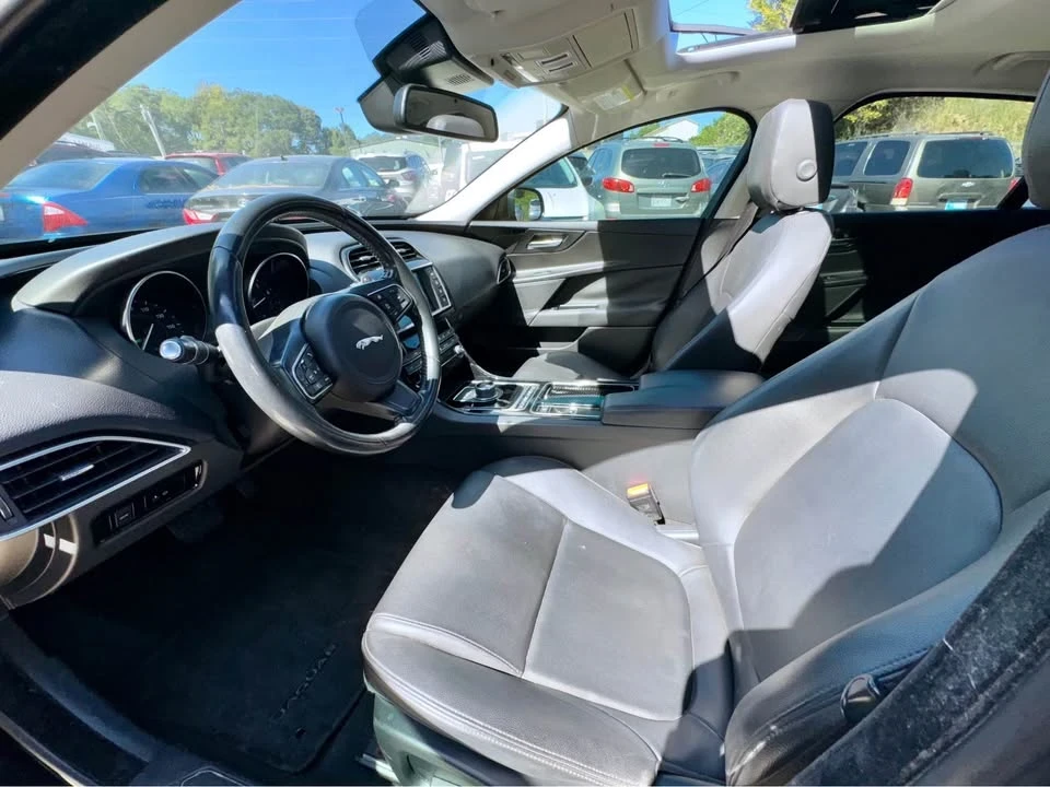 2018 Jaguar XE - Image 8 of 19