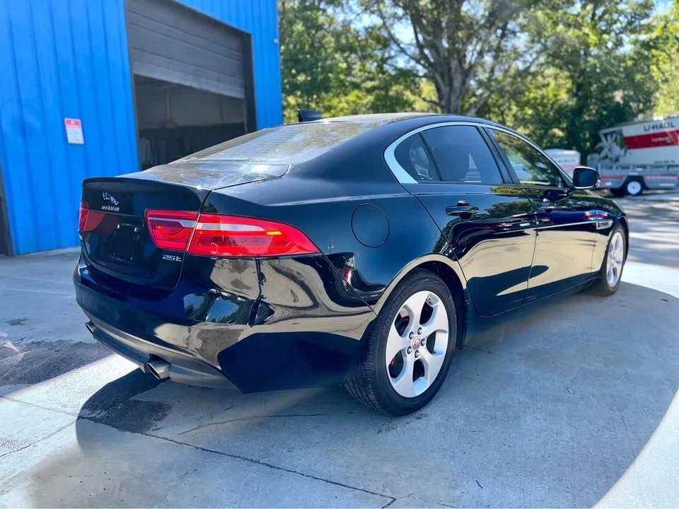 2018 Jaguar XE - Image 16 of 19