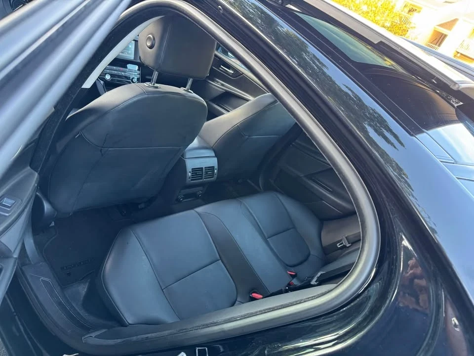 2018 Jaguar XE - Image 2 of 9