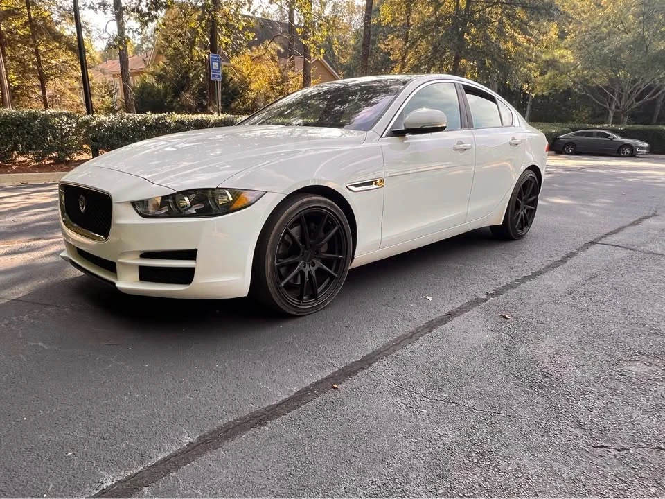 2018 Jaguar XE - Image 2 of 19
