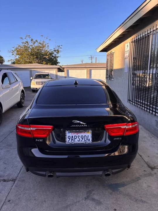 2018 Jaguar XE - Image 3 of 7