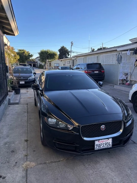2018 Jaguar XE - Image 4 of 6