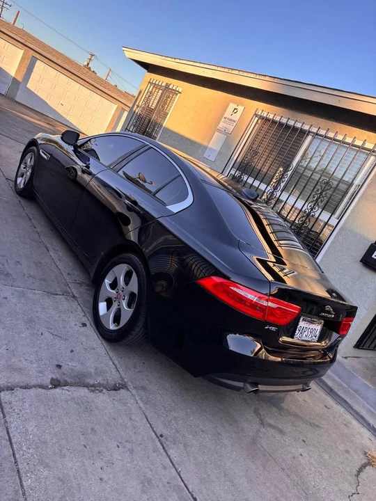2018 Jaguar XE - Image 2 of 6