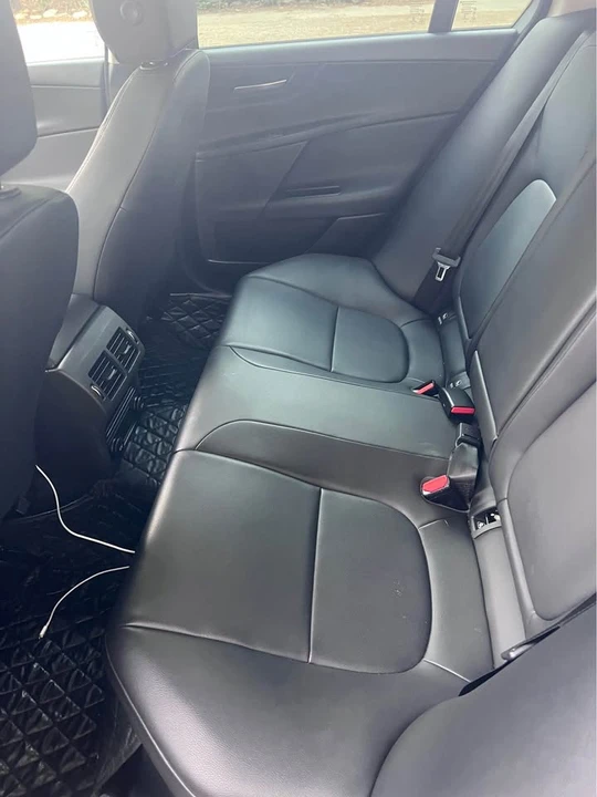 2018 Jaguar XE - Image 11 of 14