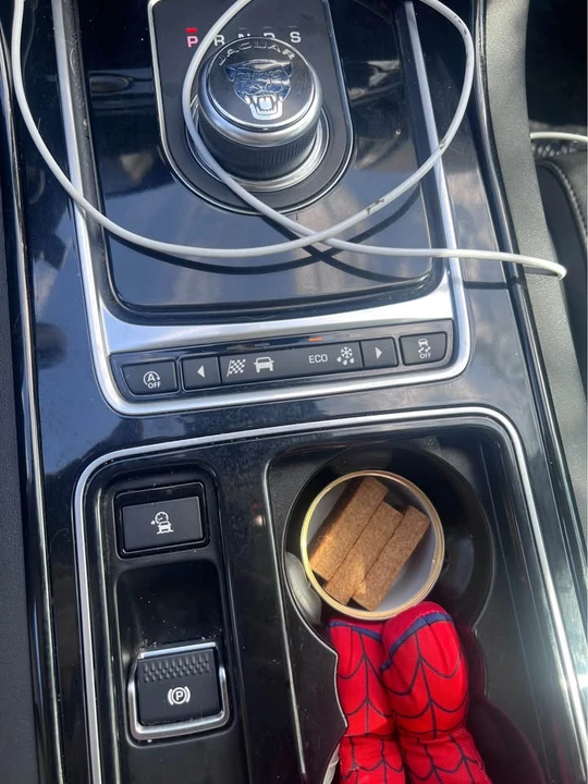 2018 Jaguar XE - Image 8 of 14