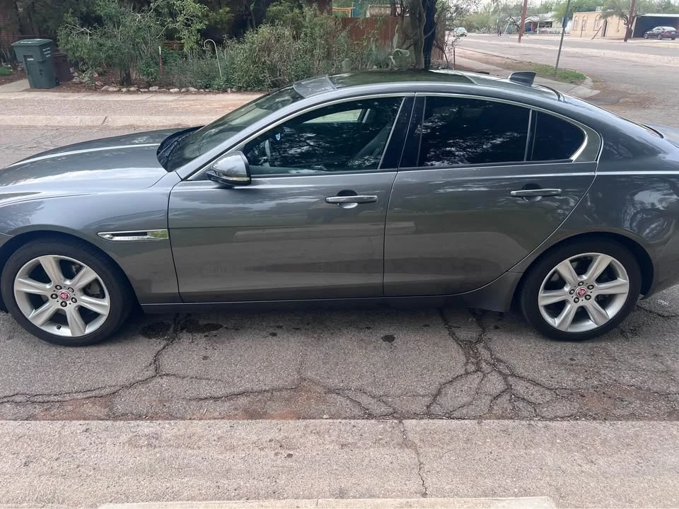 2018 Jaguar XE - Image 5 of 14