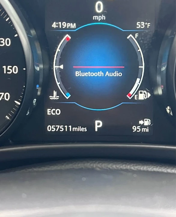 2018 Jaguar XE - Image 9 of 15
